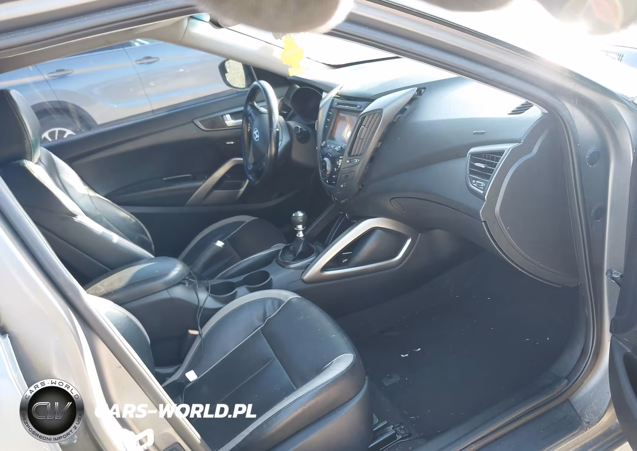 2015 Hyundai Veloster Turbo VIN:KMHTC6AE4FU226301 - 5