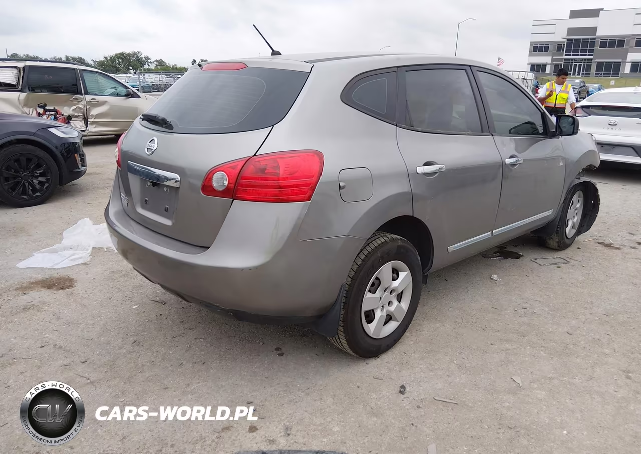 2014 Nissan Rogue Select S VIN:JN8AS5MT1EW100438 - 4