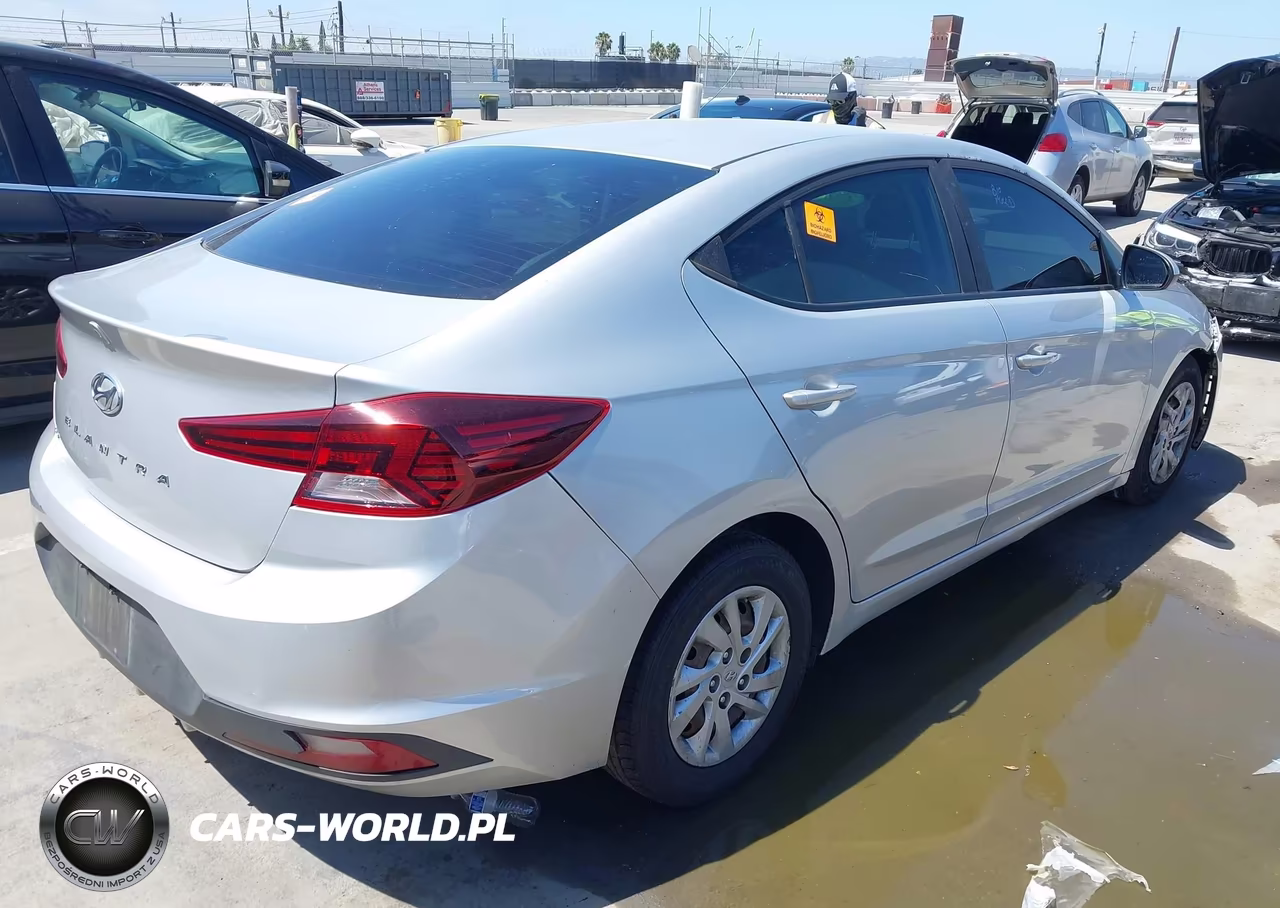 2019 Hyundai Elantra Se VIN:5NPD74LF3KH485972 - 4