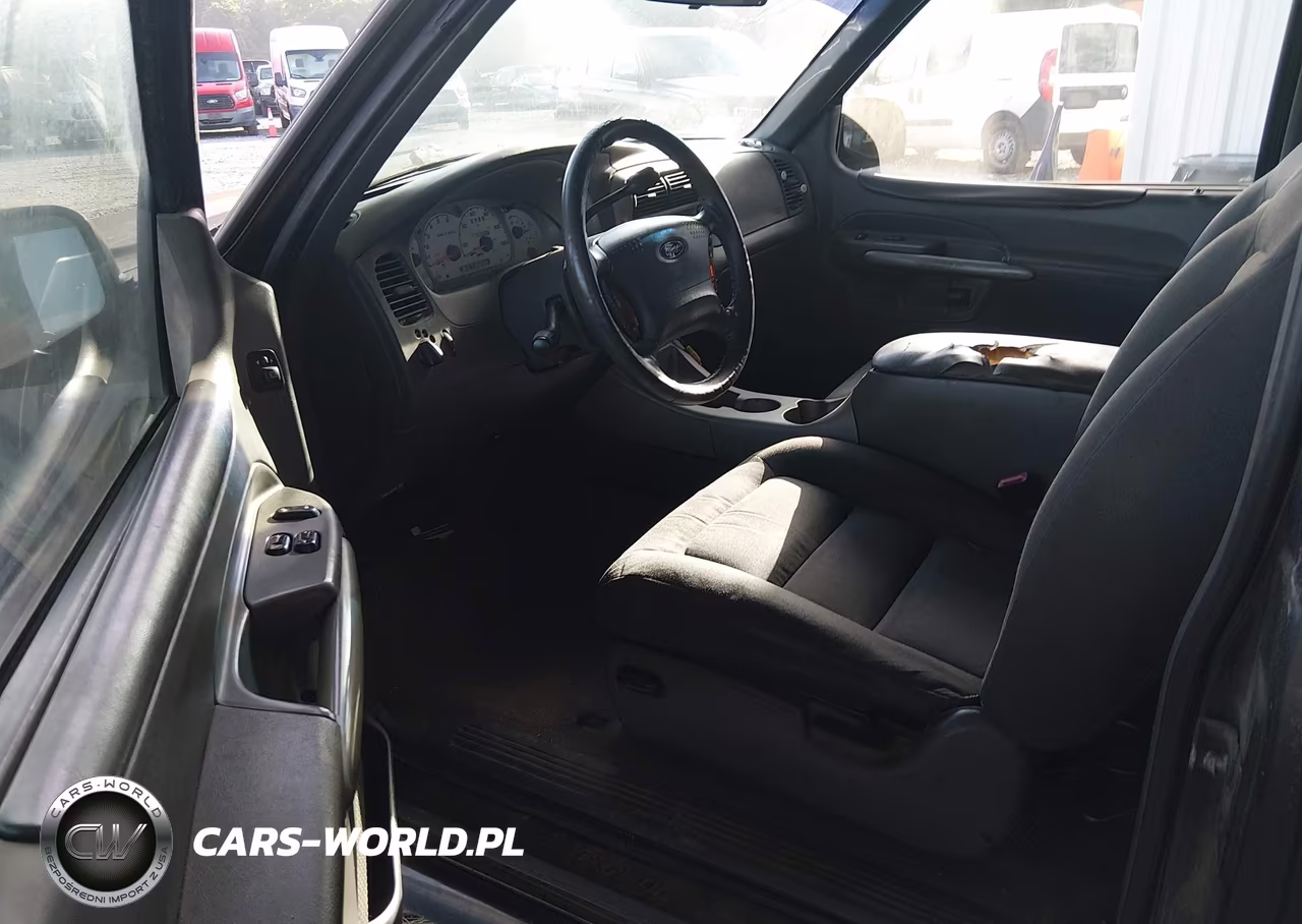 2002 Ford Explorer Sport VIN:1FMYU70E92UC02502 - 5