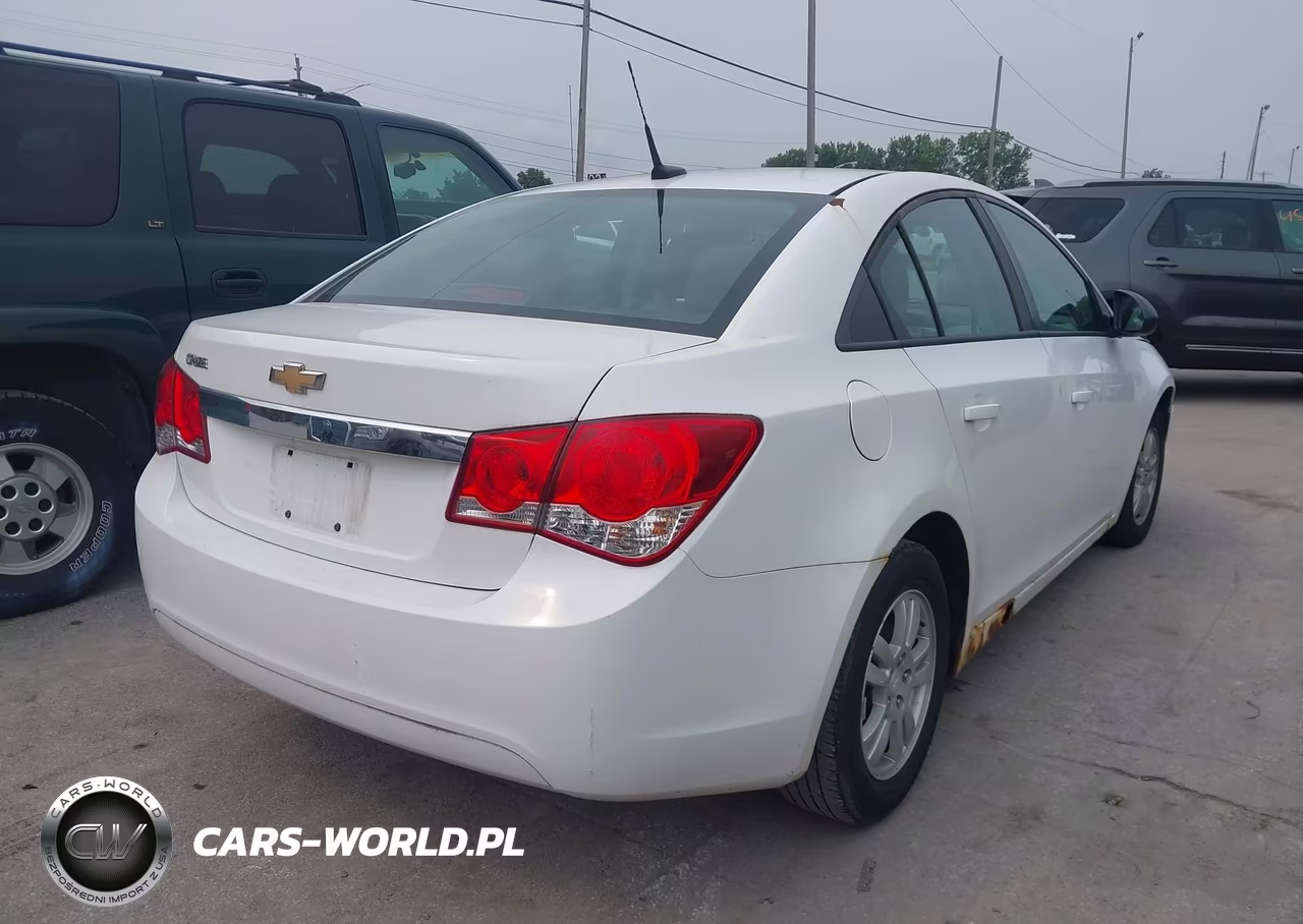 2014 Chevrolet Cruze Ls Manual VIN:1G1PB5SH2E7322638 - 4