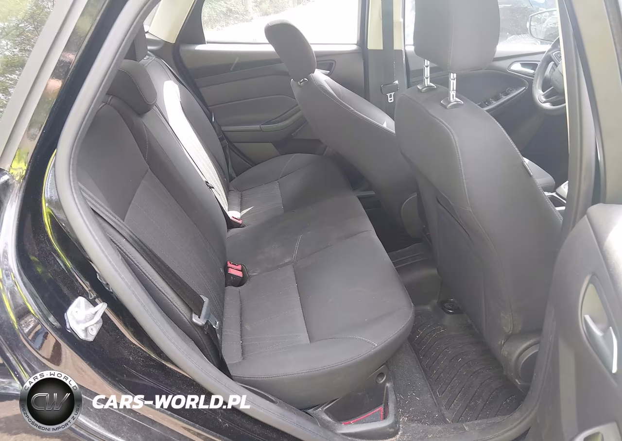 2016 Ford Focus Se VIN:1FADP3F27GL385112 - 8