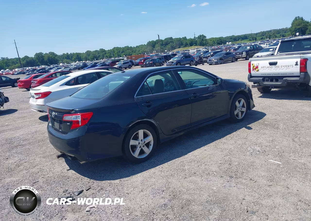 2014 Toyota Camry Se VIN:4T1BF1FKXEU304194 - 4