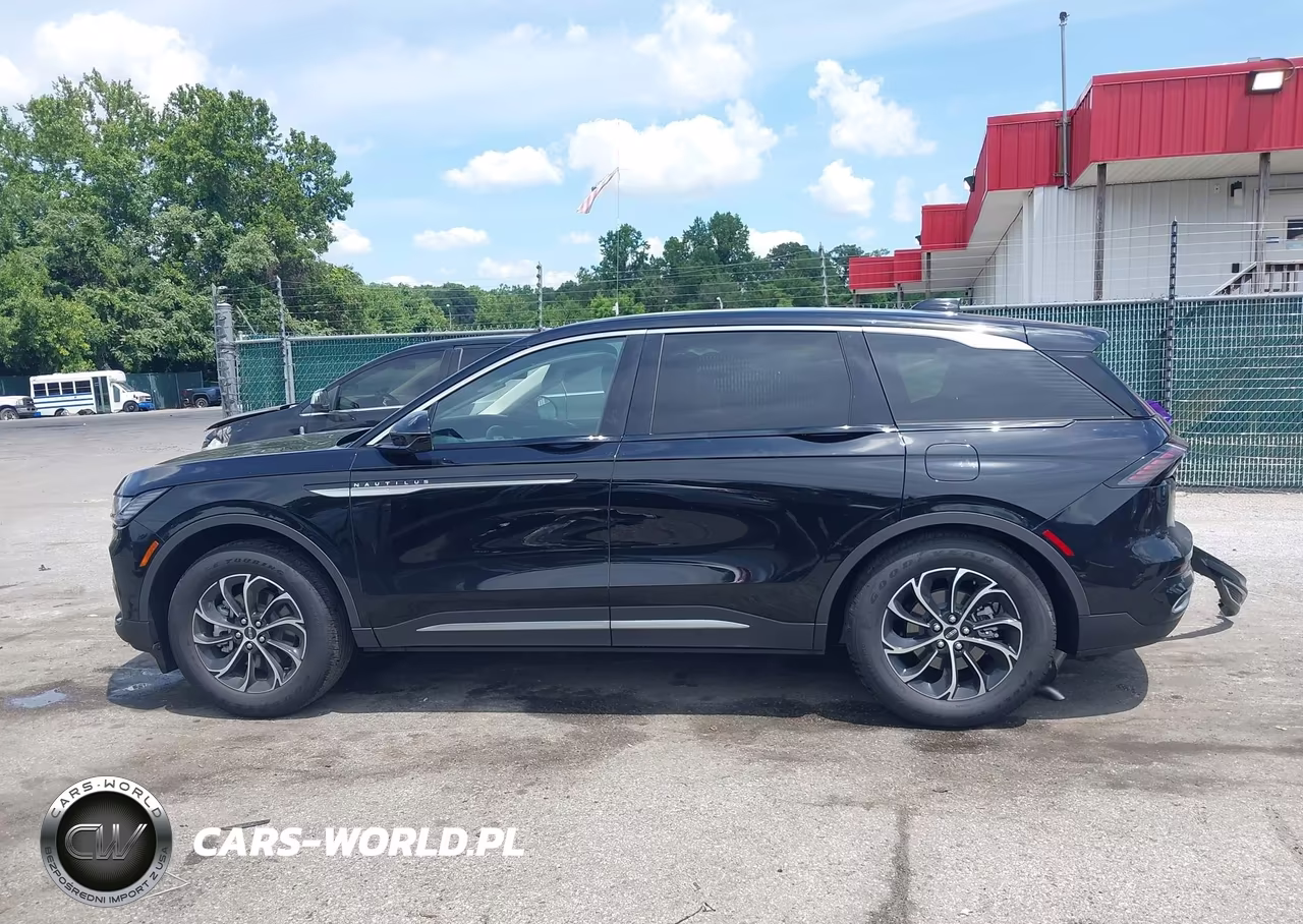 2026 Lincoln Nautilus Premiere VIN:5LMPJ8JA0TJ028423 - 14