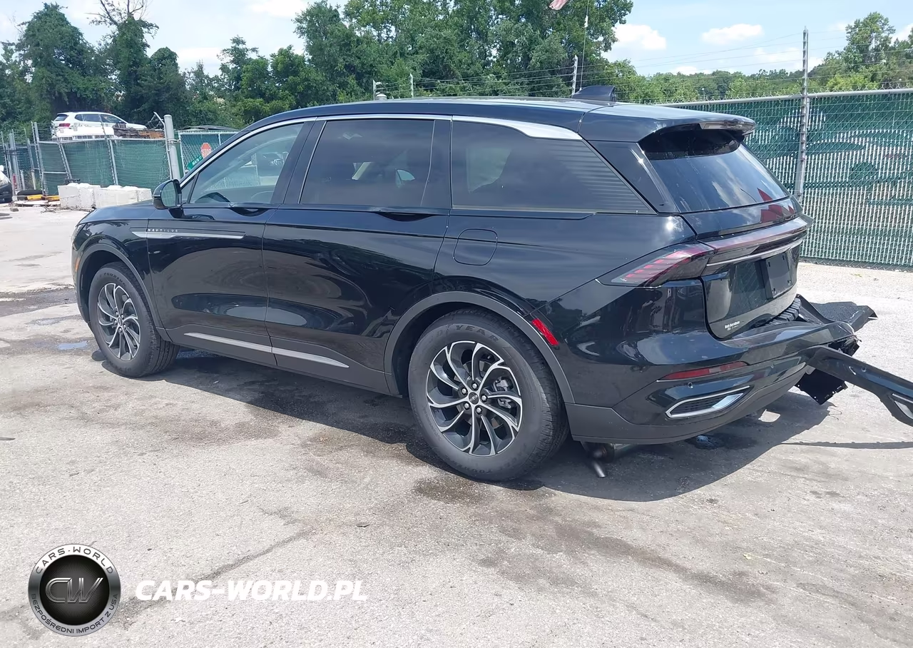 2026 Lincoln Nautilus Premiere VIN:5LMPJ8JA0TJ028423 - 3