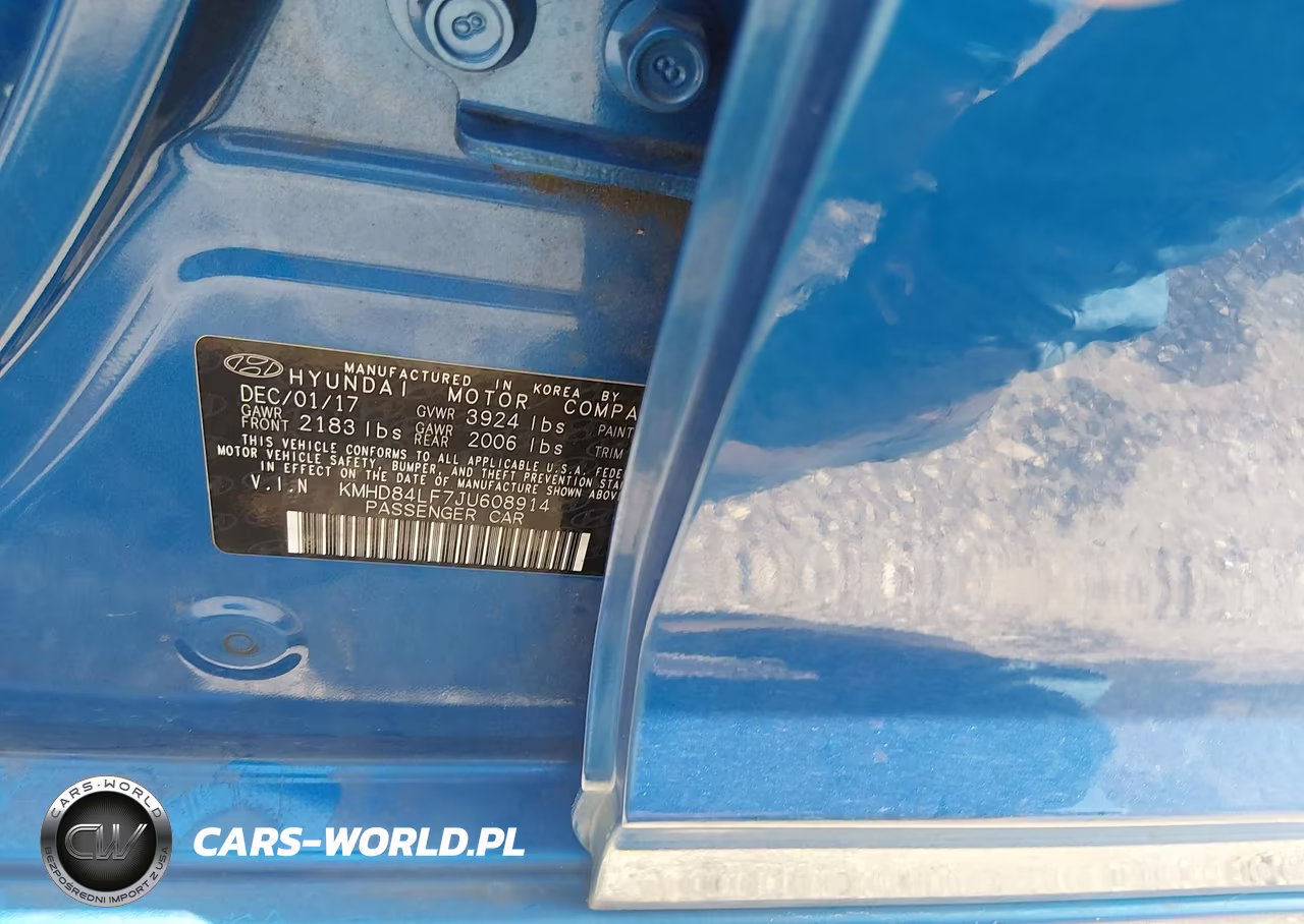 2018 Hyundai Elantra Value Edition VIN:KMHD84LF7JU608914 - 9