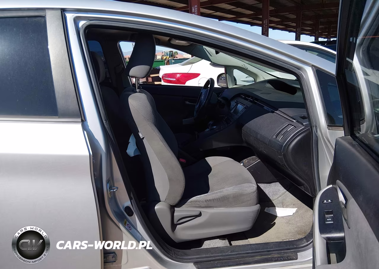 2012 Toyota Prius Two VIN:JTDKN3DU5C5488457 - 5