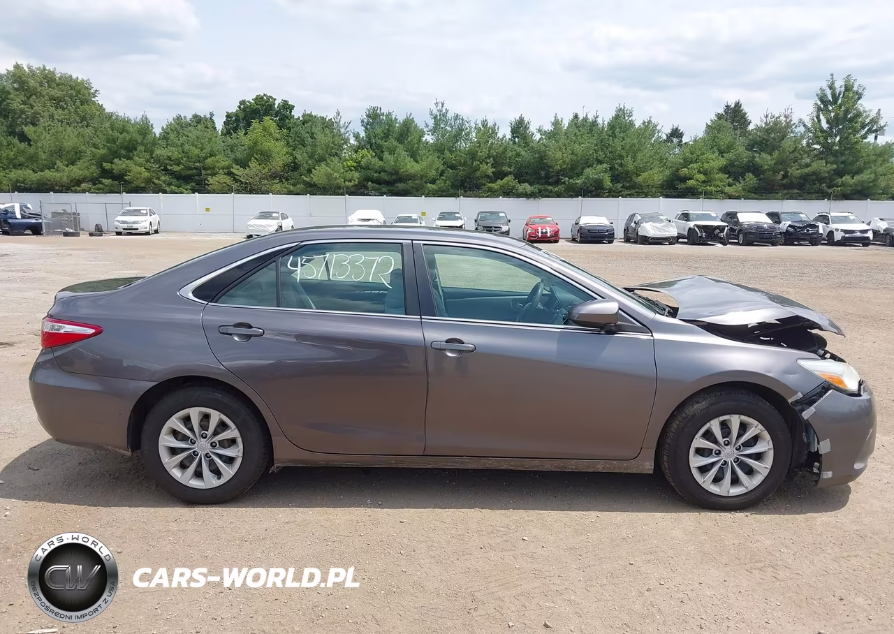 2015 Toyota Camry Le VIN:4T4BF1FK4FR472839 - 13