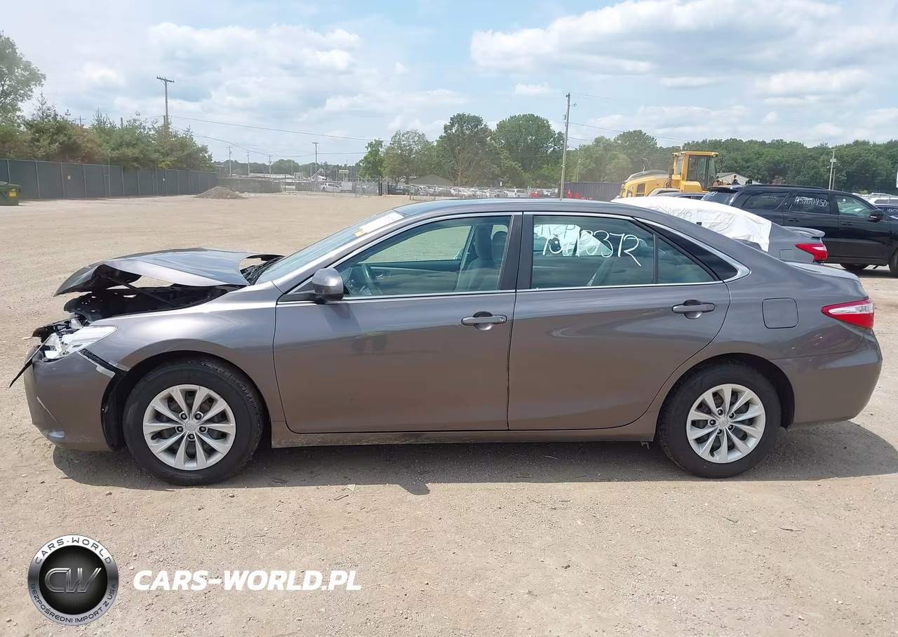 2015 Toyota Camry Le VIN:4T4BF1FK4FR472839 - 14