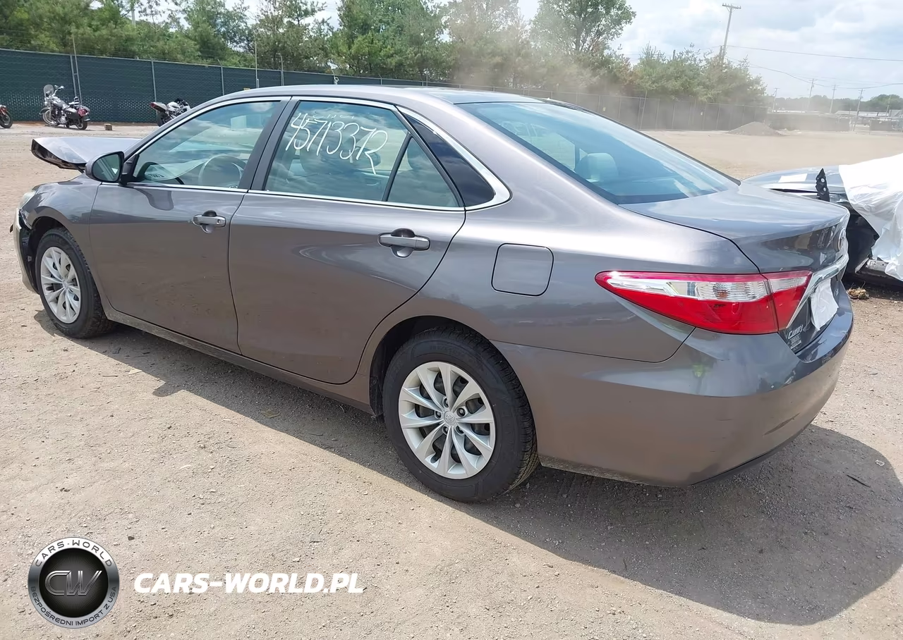 2015 Toyota Camry Le VIN:4T4BF1FK4FR472839 - 3