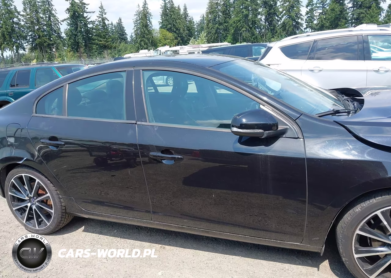 2018 Volvo S60 T5 Dynamic VIN:YV126MFL3J2452203 - 14