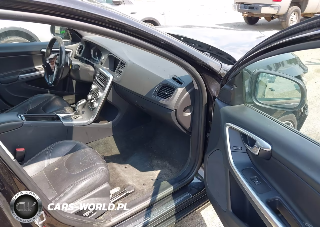 2018 Volvo S60 T5 Dynamic VIN:YV126MFL3J2452203 - 5