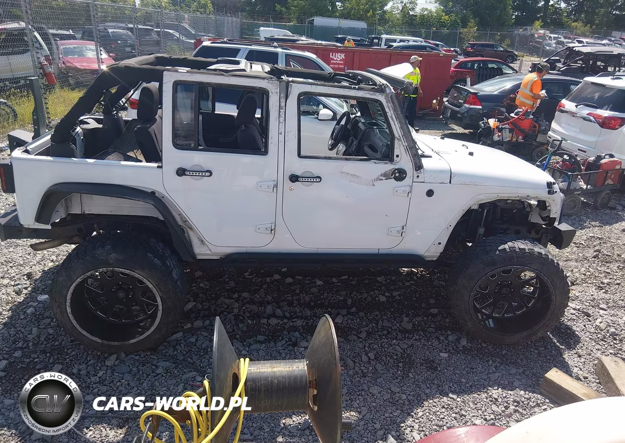 2013 Jeep Wrangler Unlimited Sport VIN:1C4BJWDG4DL632861 - 14