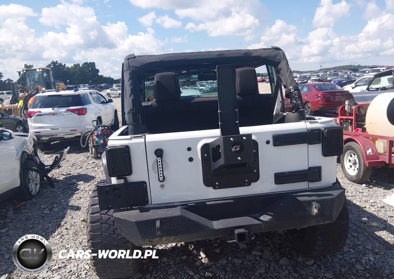2013 Jeep Wrangler Unlimited Sport VIN:1C4BJWDG4DL632861 - 17