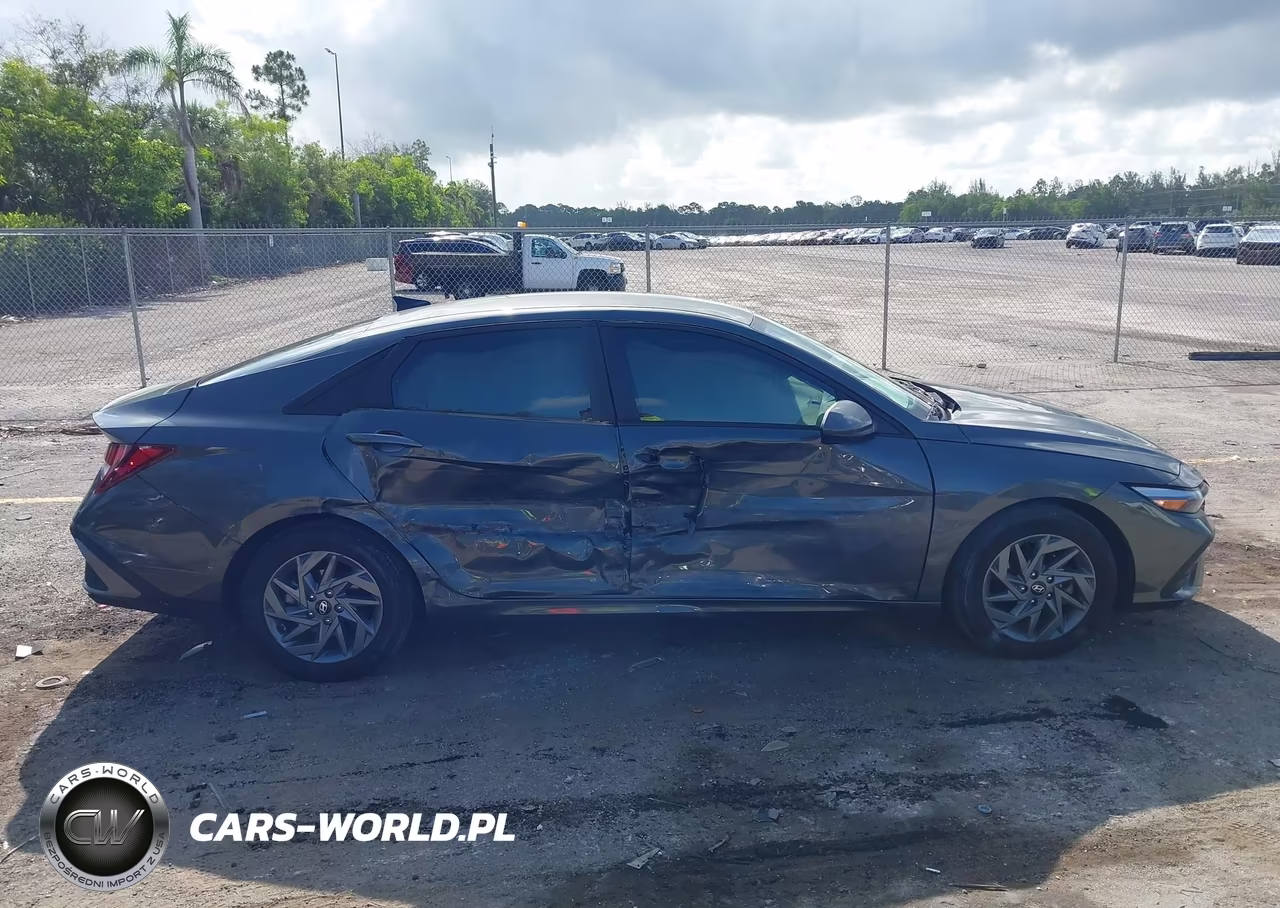 2024 Hyundai Elantra Sel VIN:KMHLM4DG1RU773917 - 13