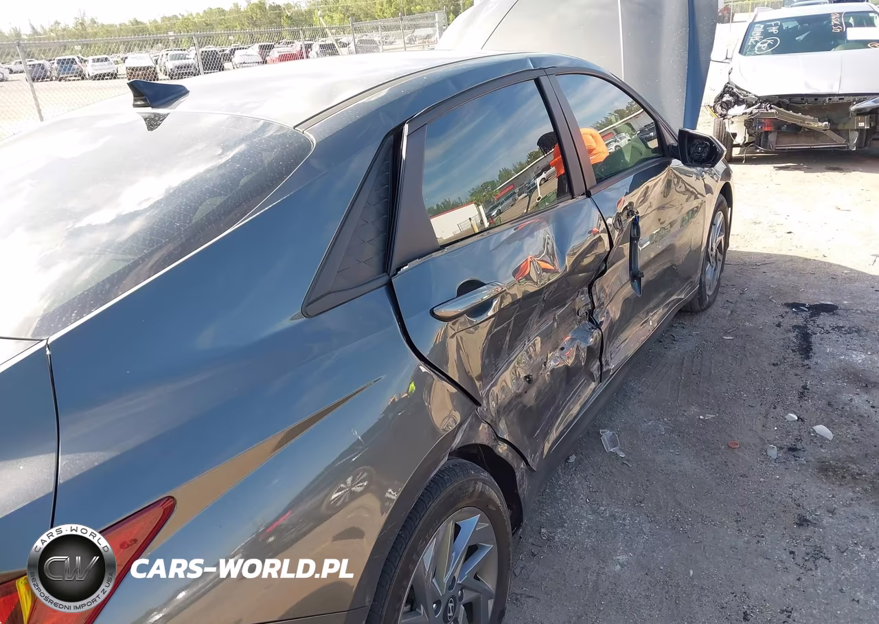 2024 Hyundai Elantra Sel VIN:KMHLM4DG1RU773917 - 6
