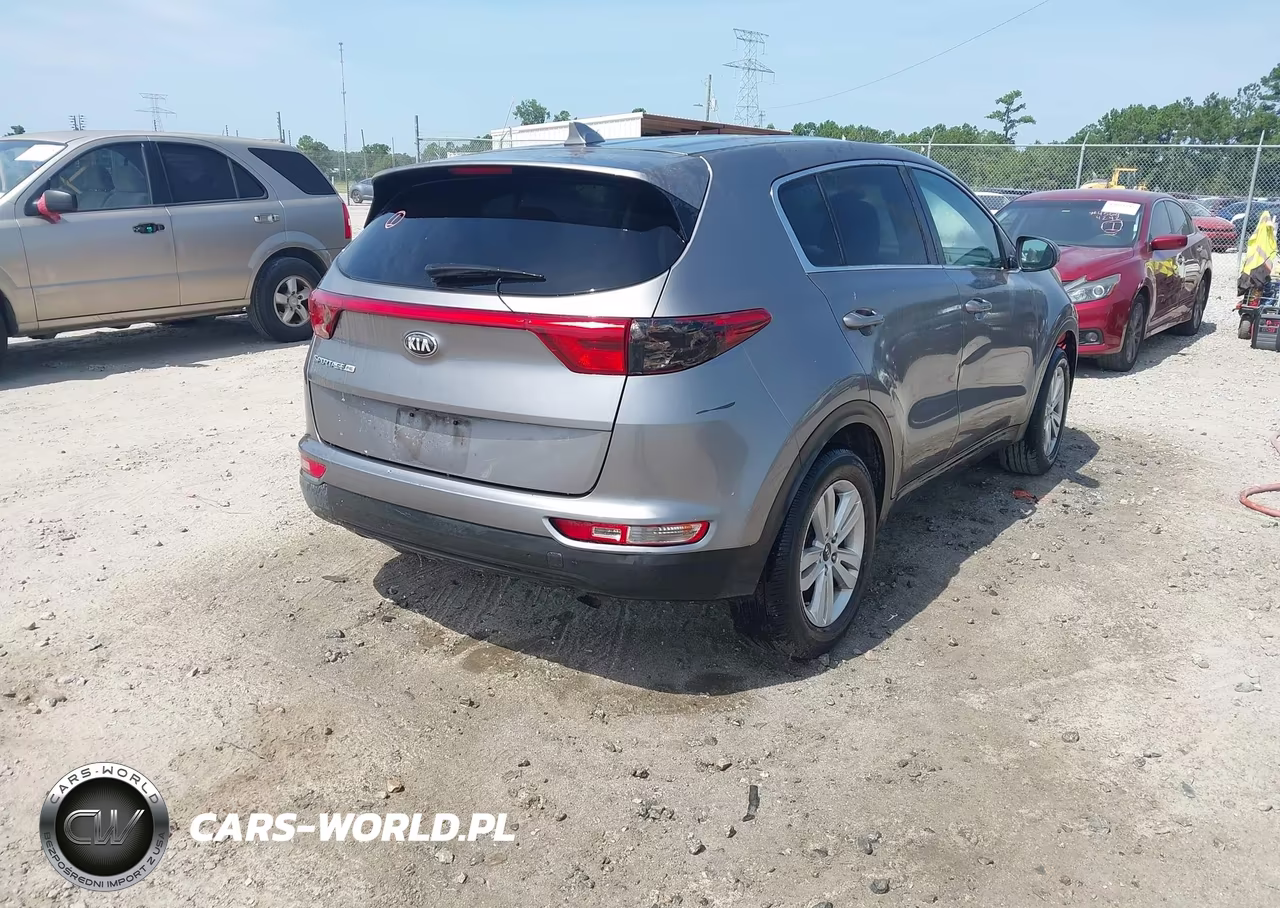 2018 Kia Sportage Lx VIN:KNDPM3AC6J7332112 - 4