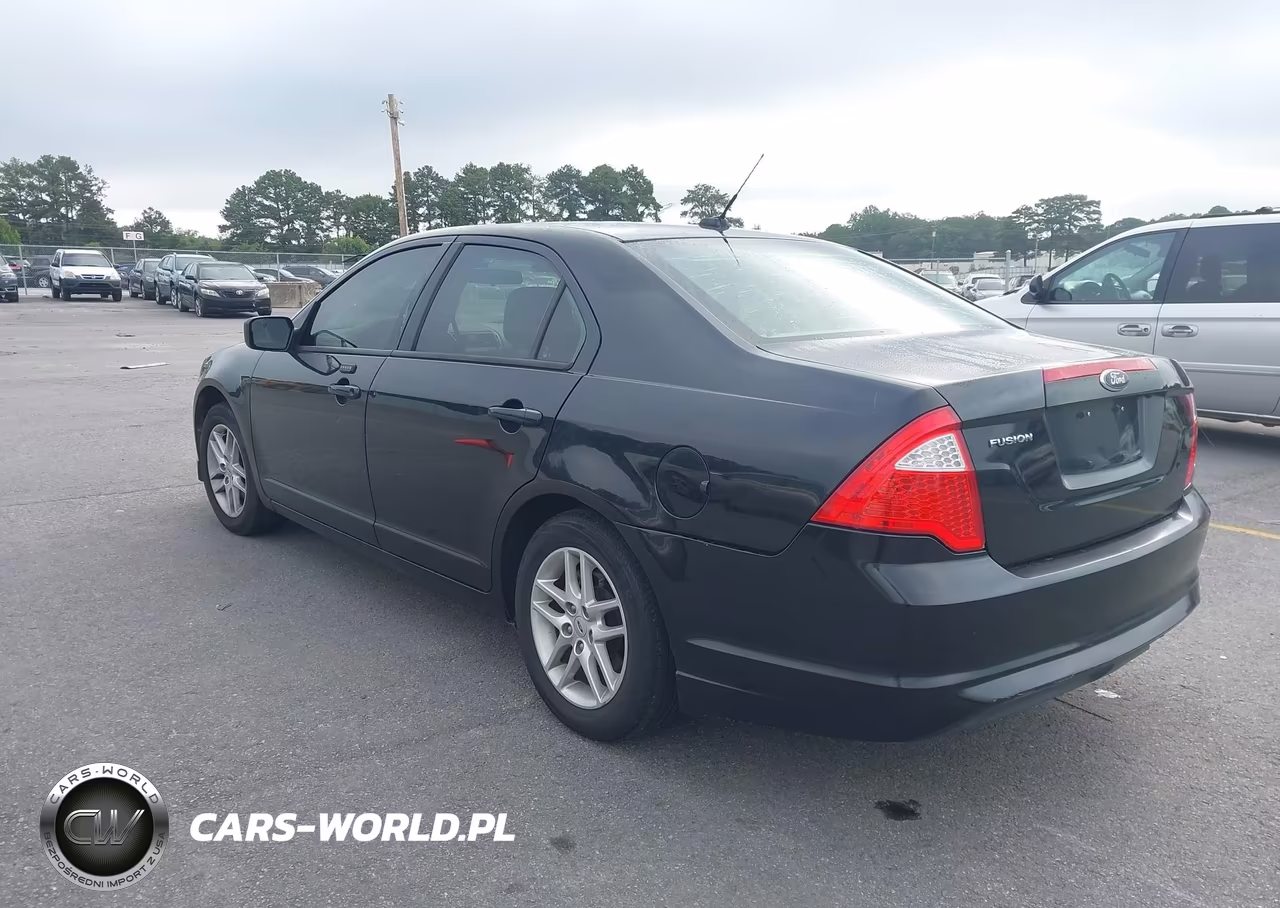 2012 Ford Fusion S VIN:3FAHP0GAXCR349528 - 3