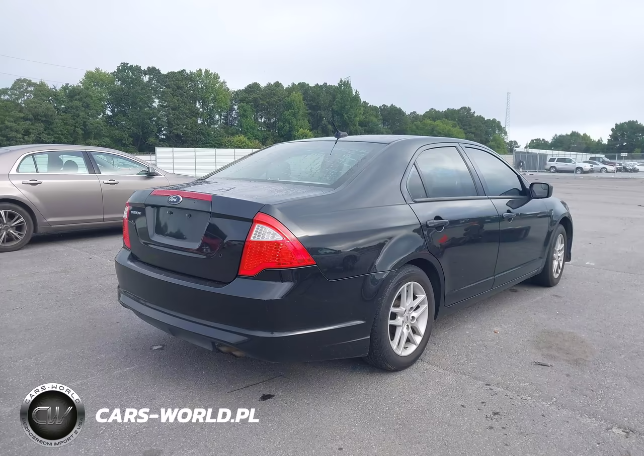 2012 Ford Fusion S VIN:3FAHP0GAXCR349528 - 4