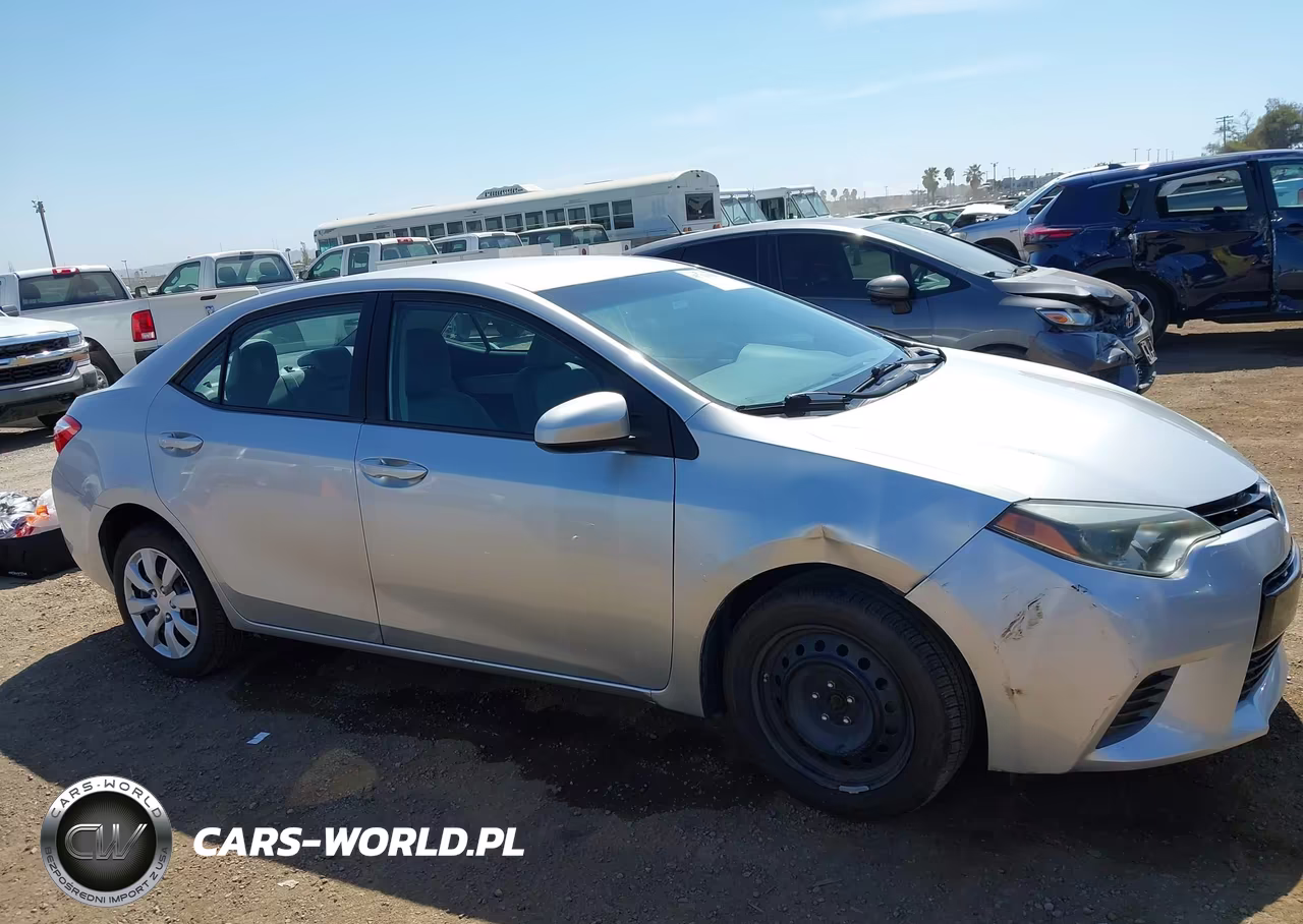 2015 Toyota Corolla Le VIN:5YFBURHE4FP275497 - 13