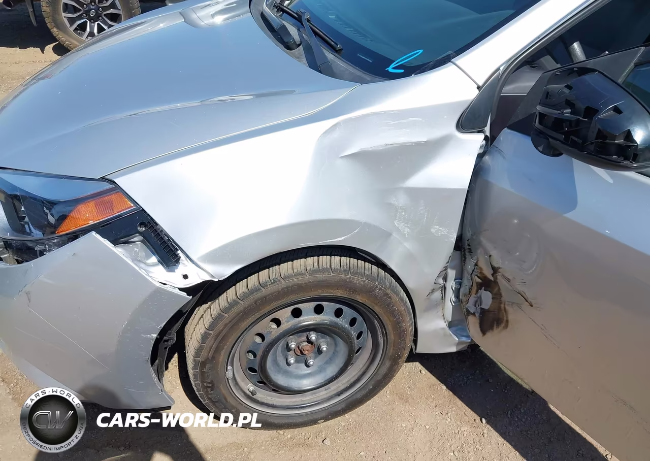 2015 Toyota Corolla Le VIN:5YFBURHE4FP275497 - 6