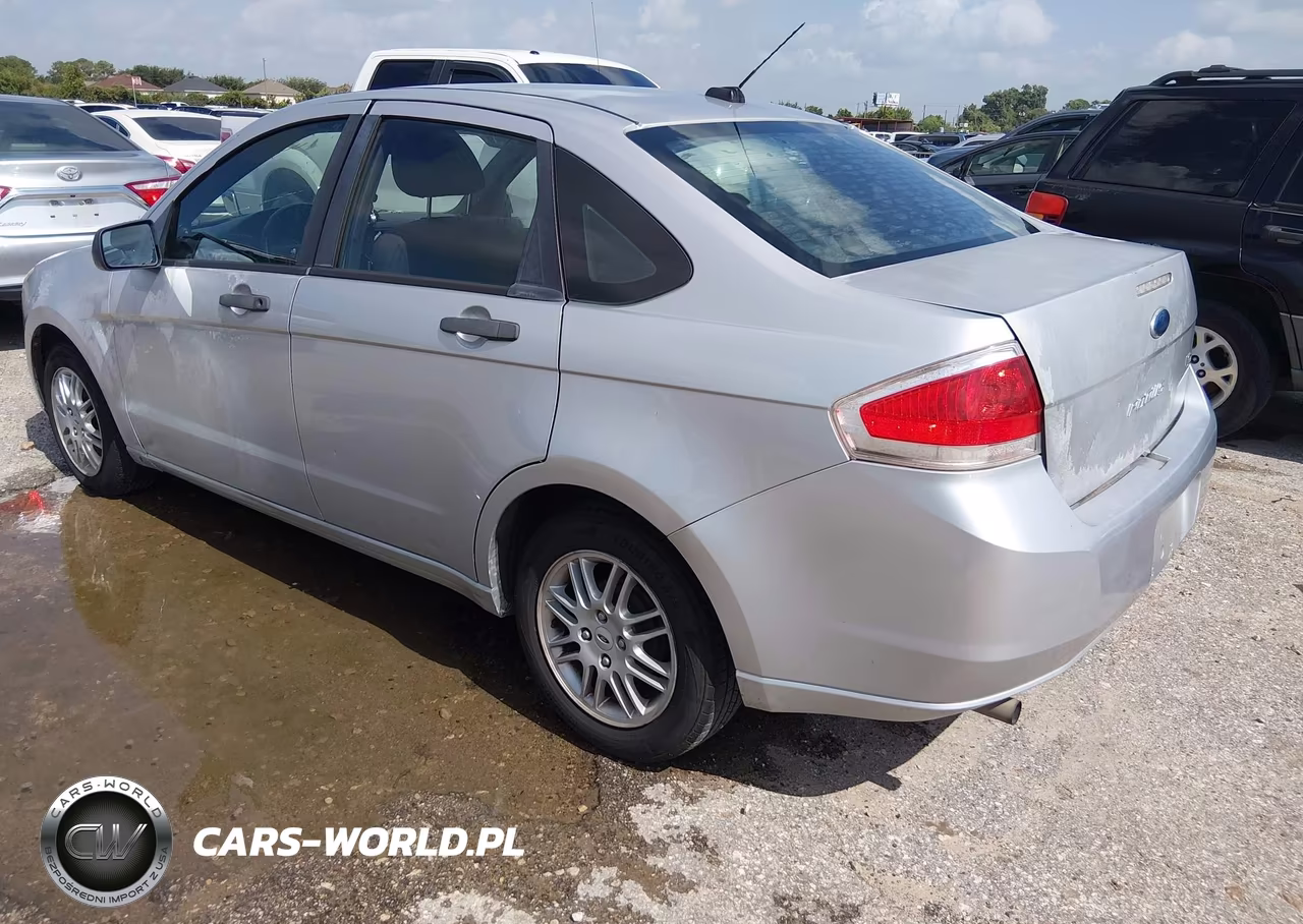 2010 Ford Focus Se VIN:1FAHP3FN4AW249103 - 3