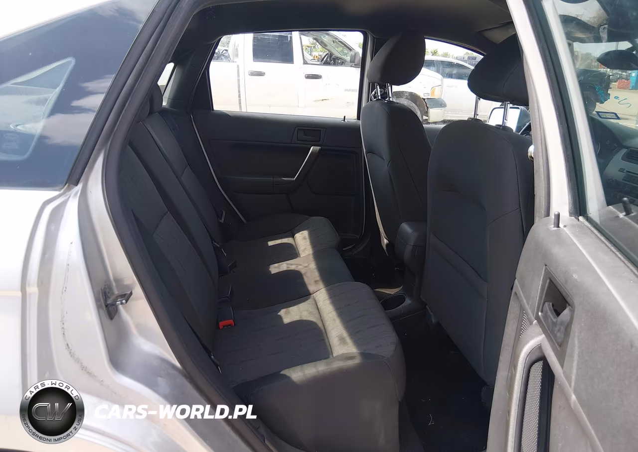 2010 Ford Focus Se VIN:1FAHP3FN4AW249103 - 8
