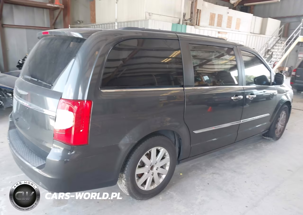 2011 Chrysler Town & Country Touring-L VIN:2A4RR8DG9BR721813 - 4