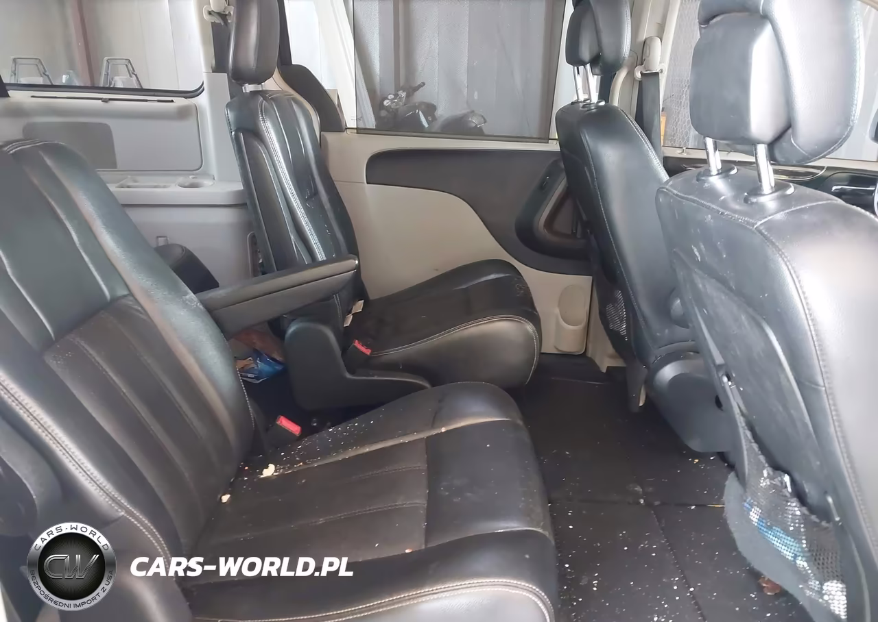 2011 Chrysler Town & Country Touring-L VIN:2A4RR8DG9BR721813 - 8