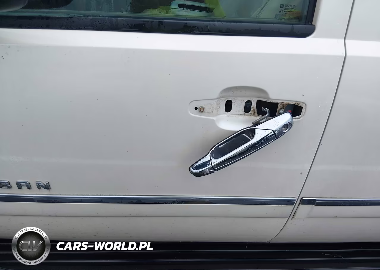 2011 Chevrolet Suburban Ltz VIN:1GNSKKE33BR303913 - 6