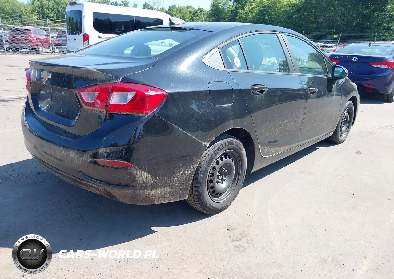 2018 Chevrolet Cruze Ls Auto VIN:1G1BC5SM7J7109585 - 4