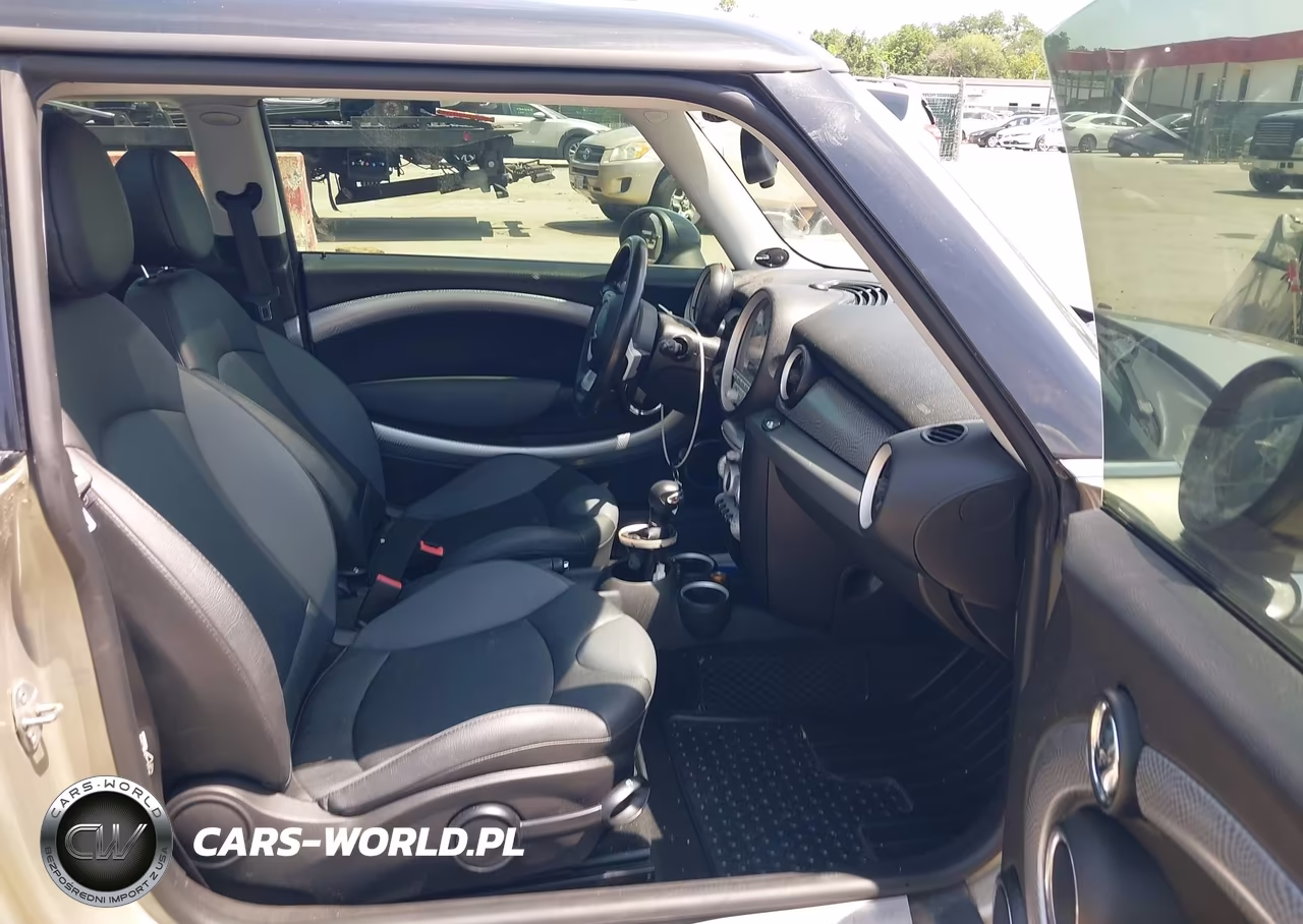 2010 Mini Cooper S VIN:WMWMF7C55ATZ73274 - 5