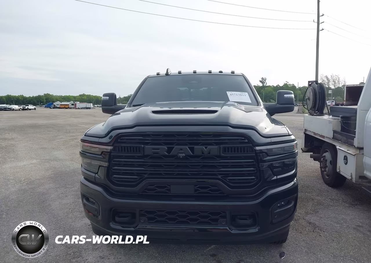 2025 Ram 3500 Laramie 4X4 8' Box VIN:3C63RRJL7SG565139 - 14