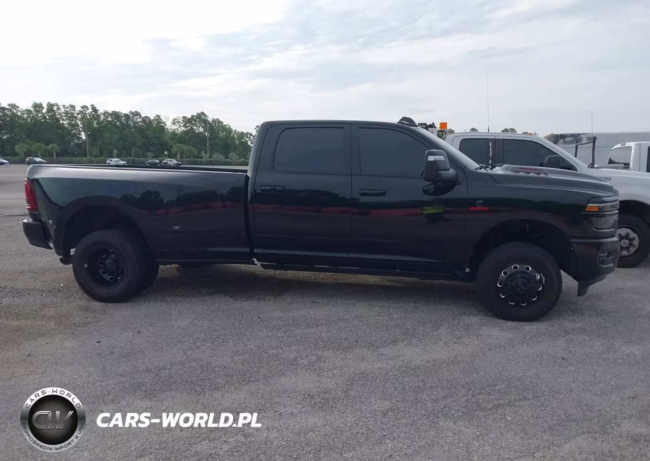 2025 Ram 3500 Laramie 4X4 8' Box VIN:3C63RRJL7SG565139 - 15