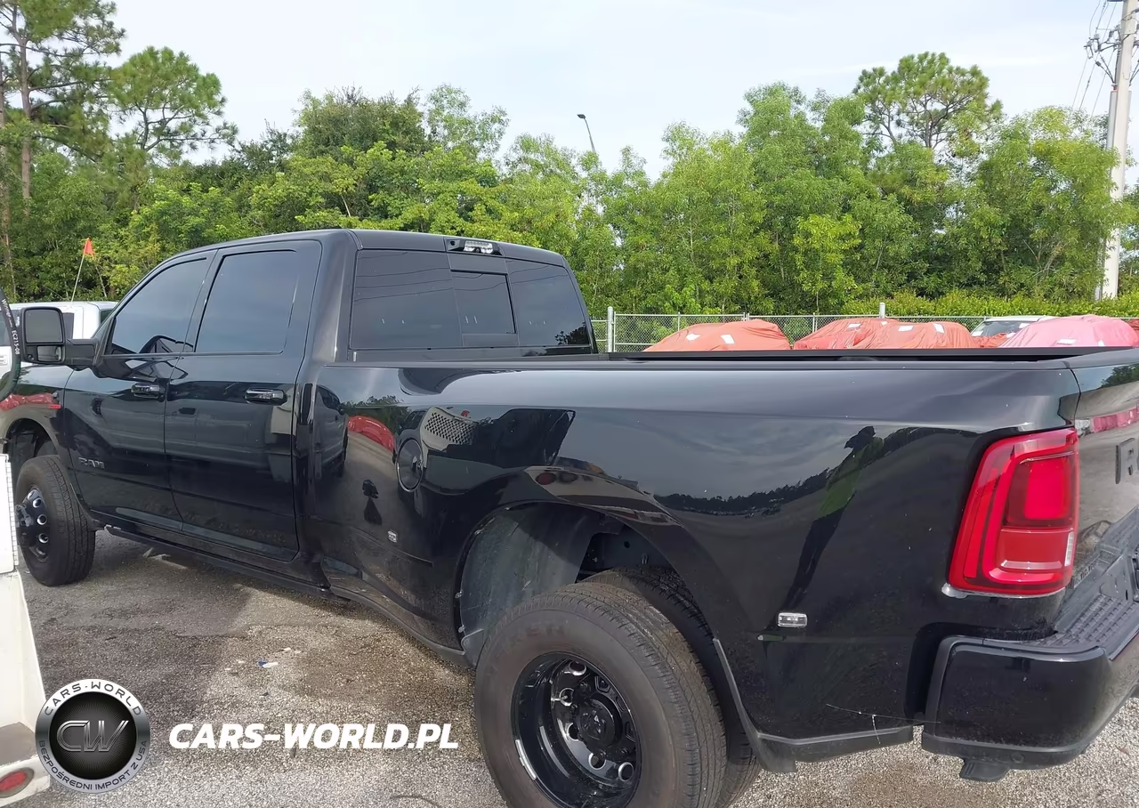 2025 Ram 3500 Laramie 4X4 8' Box VIN:3C63RRJL7SG565139 - 16