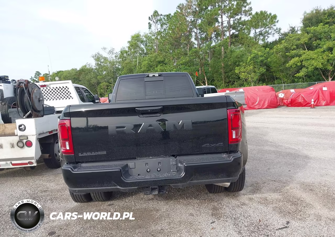 2025 Ram 3500 Laramie 4X4 8' Box VIN:3C63RRJL7SG565139 - 17