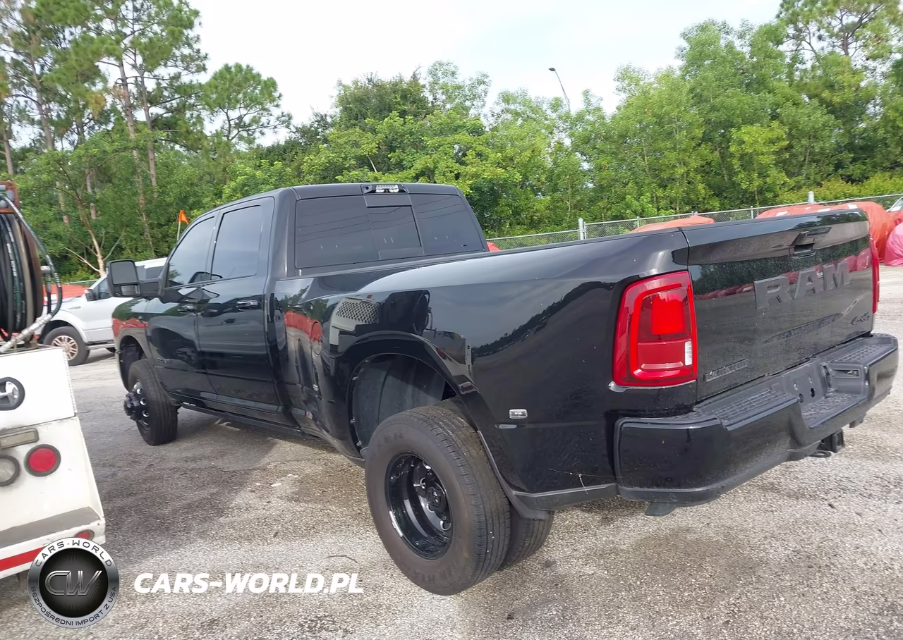 2025 Ram 3500 Laramie 4X4 8' Box VIN:3C63RRJL7SG565139 - 3