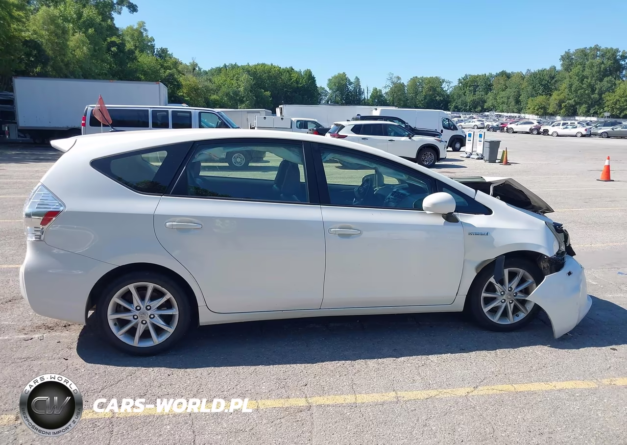 2013 Toyota Prius V Five VIN:JTDZN3EU8D3191659 - 13