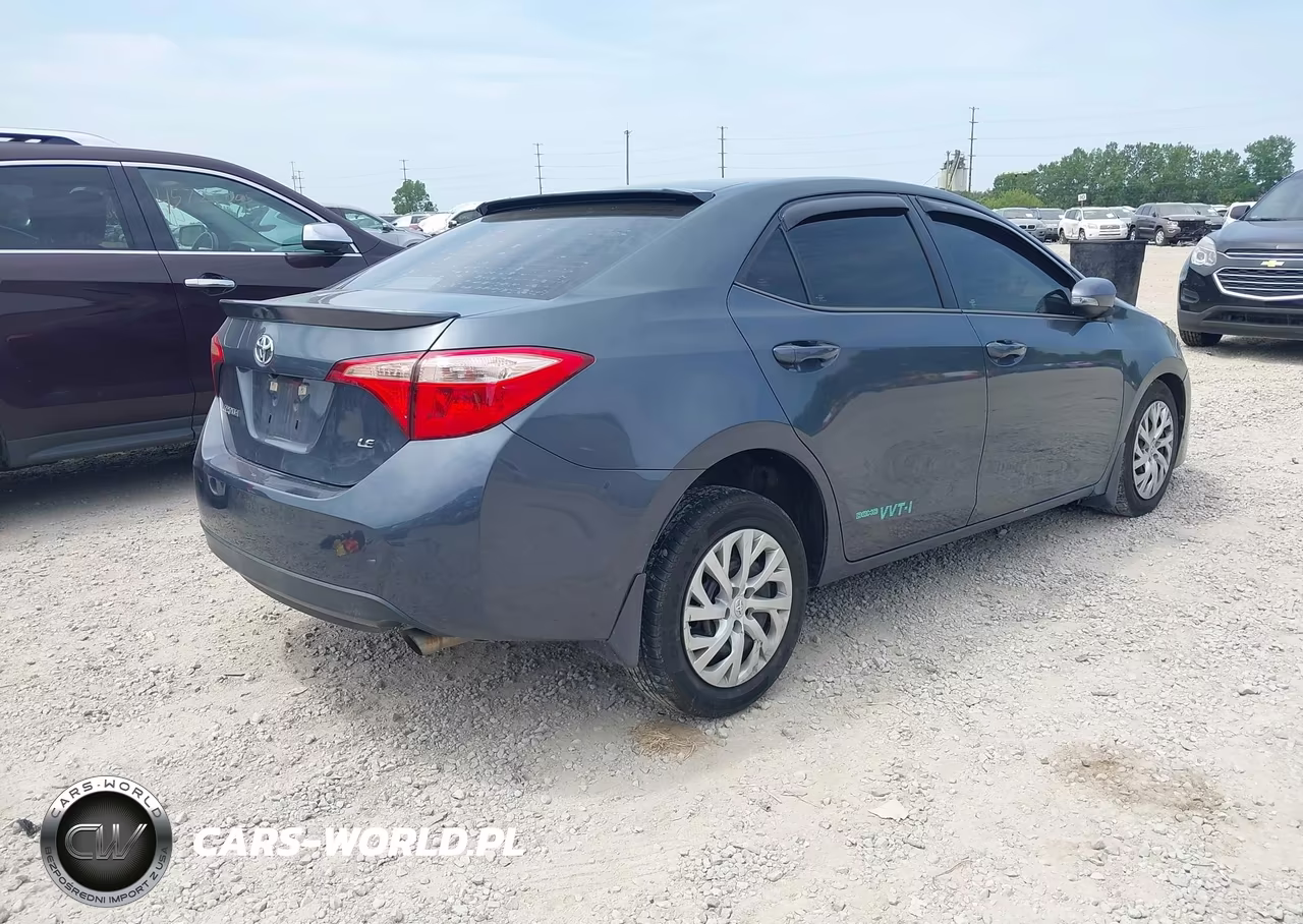 2017 Toyota Corolla Le VIN:5YFBURHE4HP729590 - 4