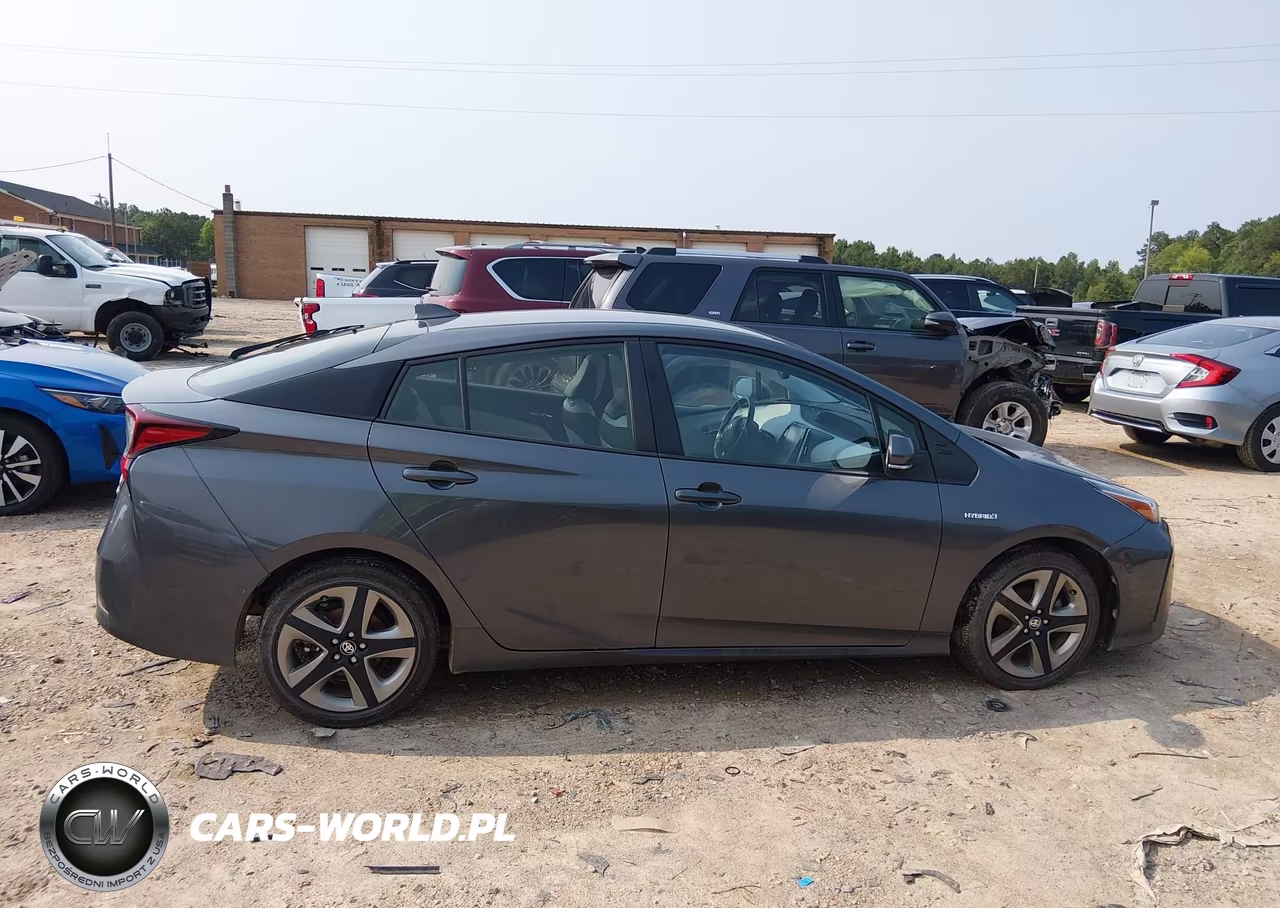 2021 Toyota Prius Limited VIN:JTDKAMFU6M3140808 - 13