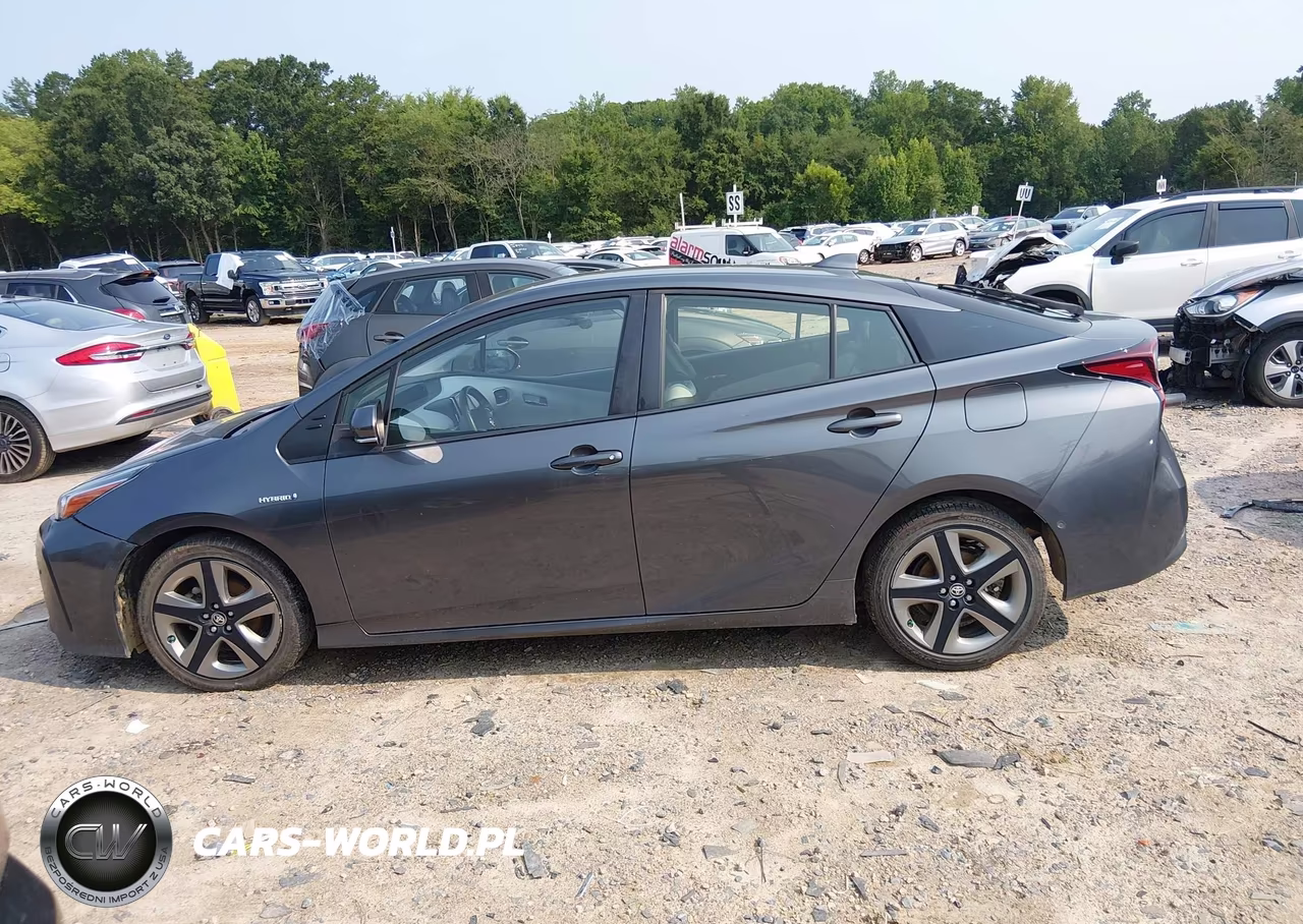 2021 Toyota Prius Limited VIN:JTDKAMFU6M3140808 - 14