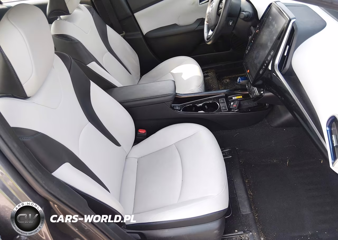 2021 Toyota Prius Limited VIN:JTDKAMFU6M3140808 - 5