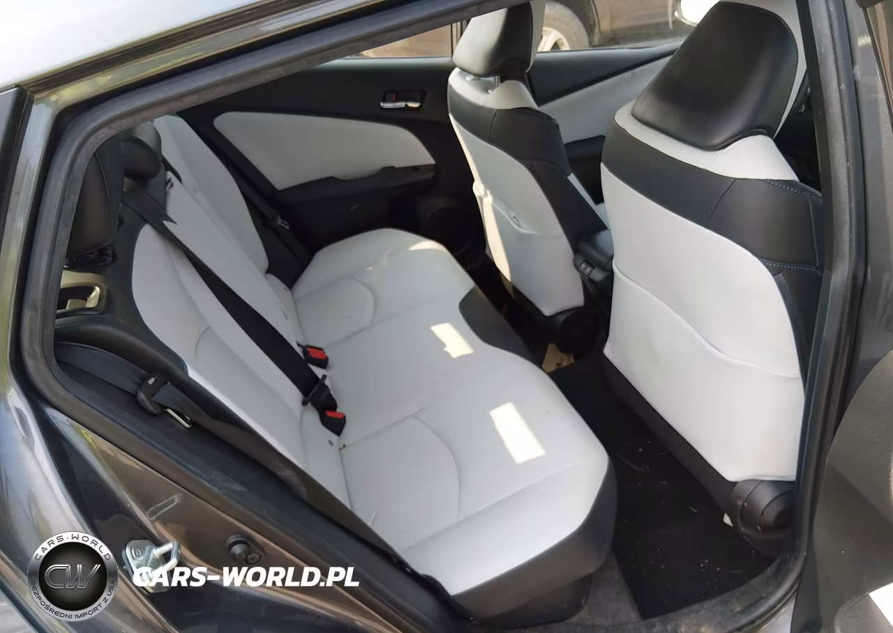 2021 Toyota Prius Limited VIN:JTDKAMFU6M3140808 - 8