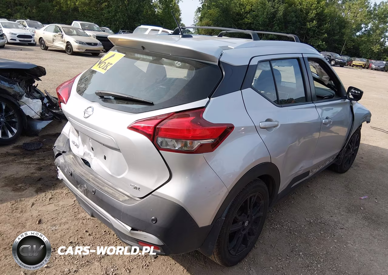 2020 Nissan Kicks Sr Xtronic Cvt VIN:3N1CP5DV9LL494767 - 4