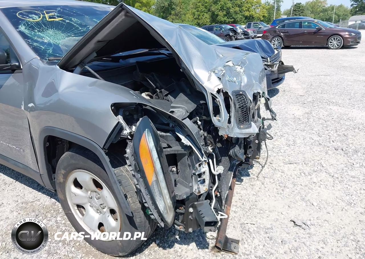 2014 Jeep Cherokee Sport VIN:1C4PJMAB3EW278592 - 18