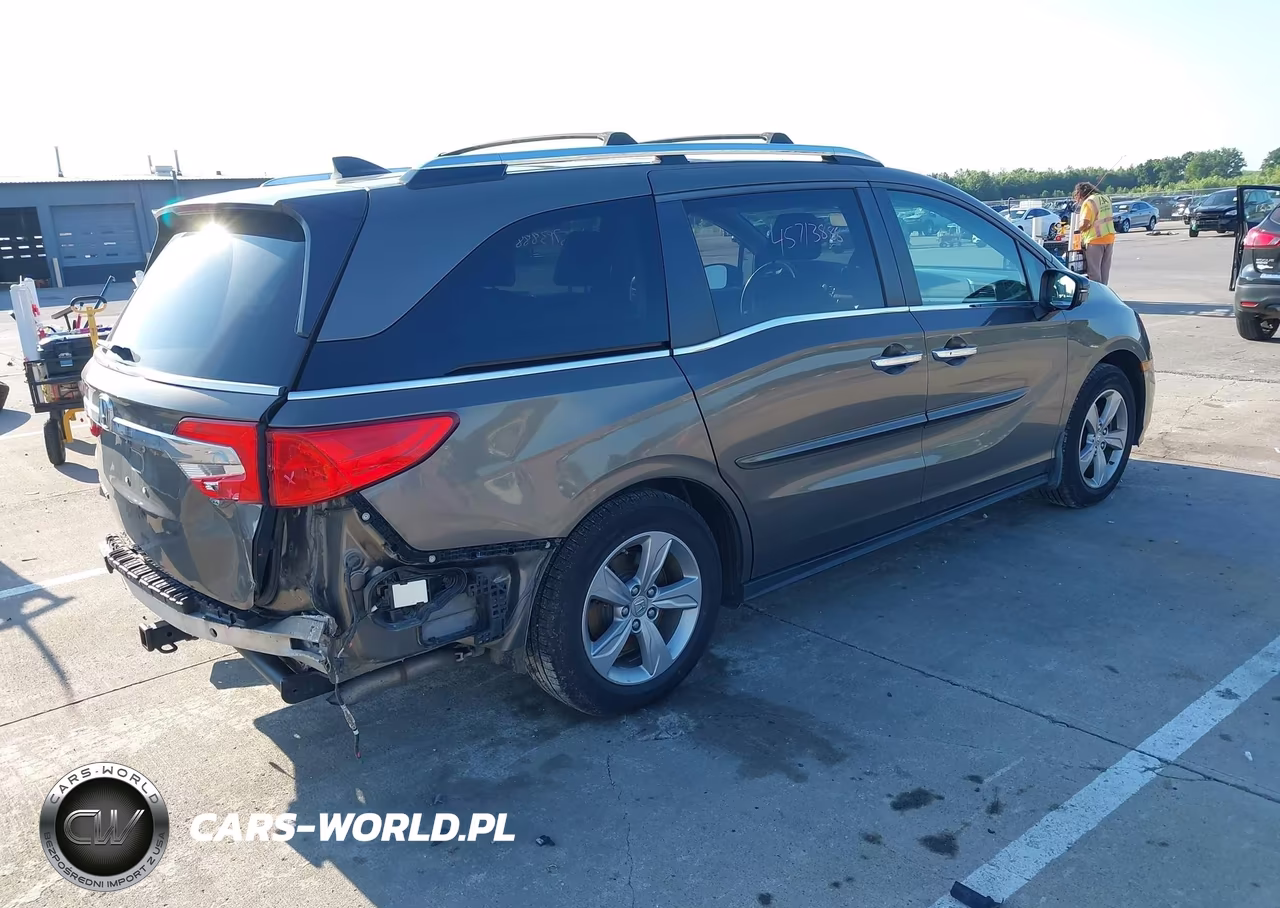 2018 Honda Odyssey Ex-L VIN:5FNRL6H79JB084924 - 4