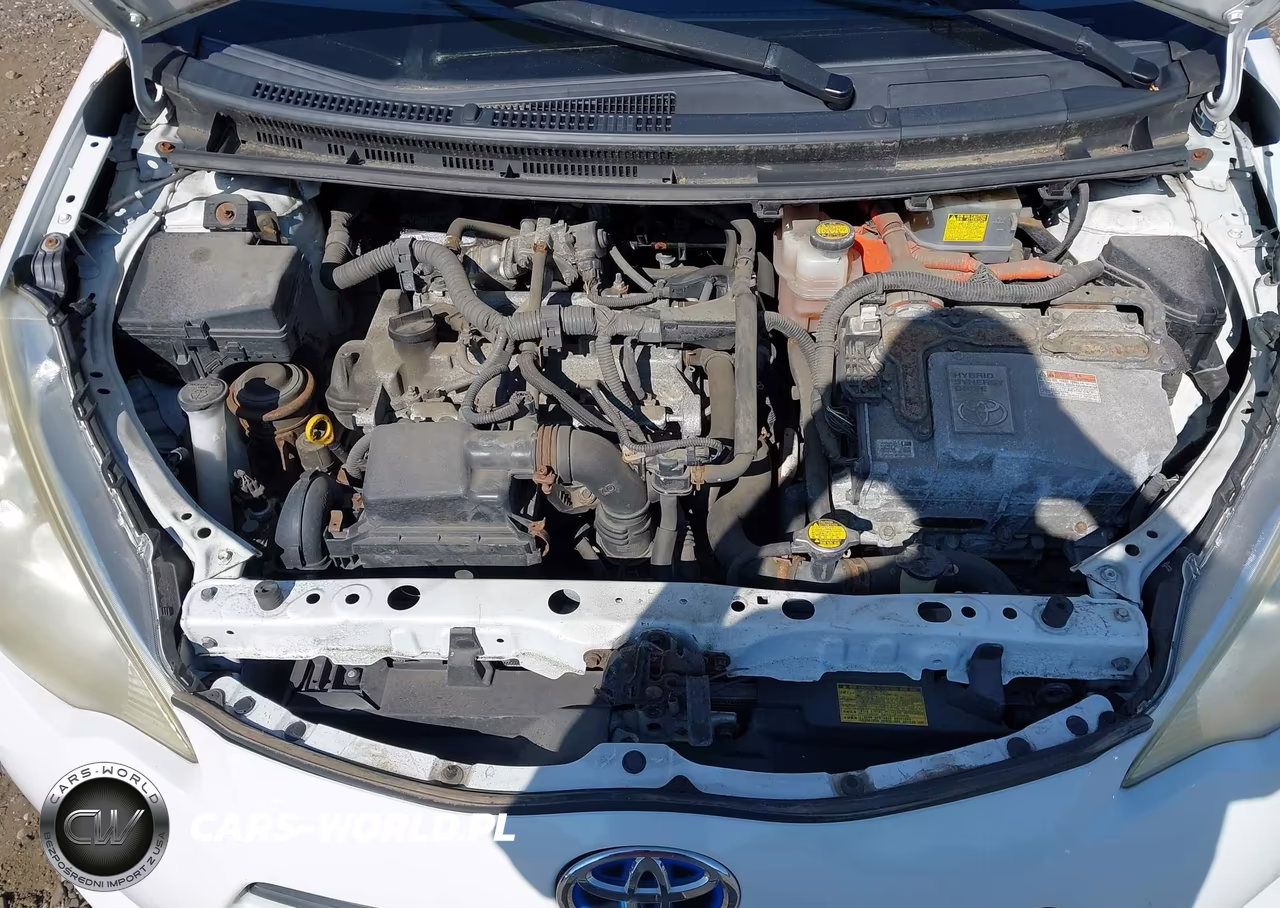 2013 Toyota Prius C One VIN:JTDKDTB31D1042568 - 10