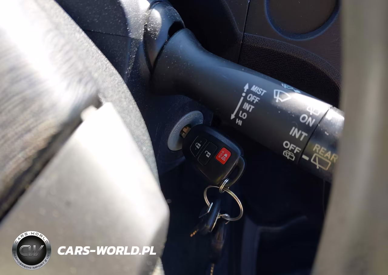 2013 Toyota Prius C One VIN:JTDKDTB31D1042568 - 11