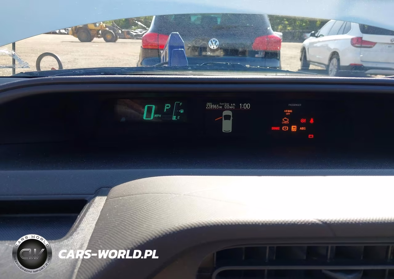 2013 Toyota Prius C One VIN:JTDKDTB31D1042568 - 15