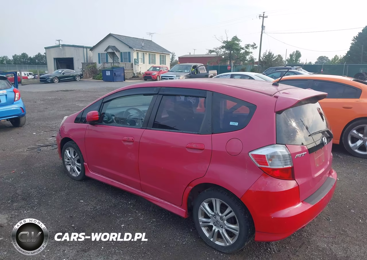 2009 Honda Fit Sport VIN:JHMGE884X9S036574 - 3